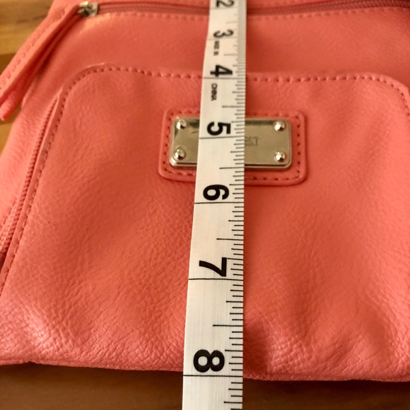 4-Pocket Nine West Purse - Picture 3 of 9